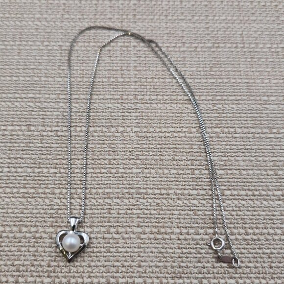 Jewelry - 18 Inch Sterling Silver Small Heart Pearl Pendant Necklace A7078